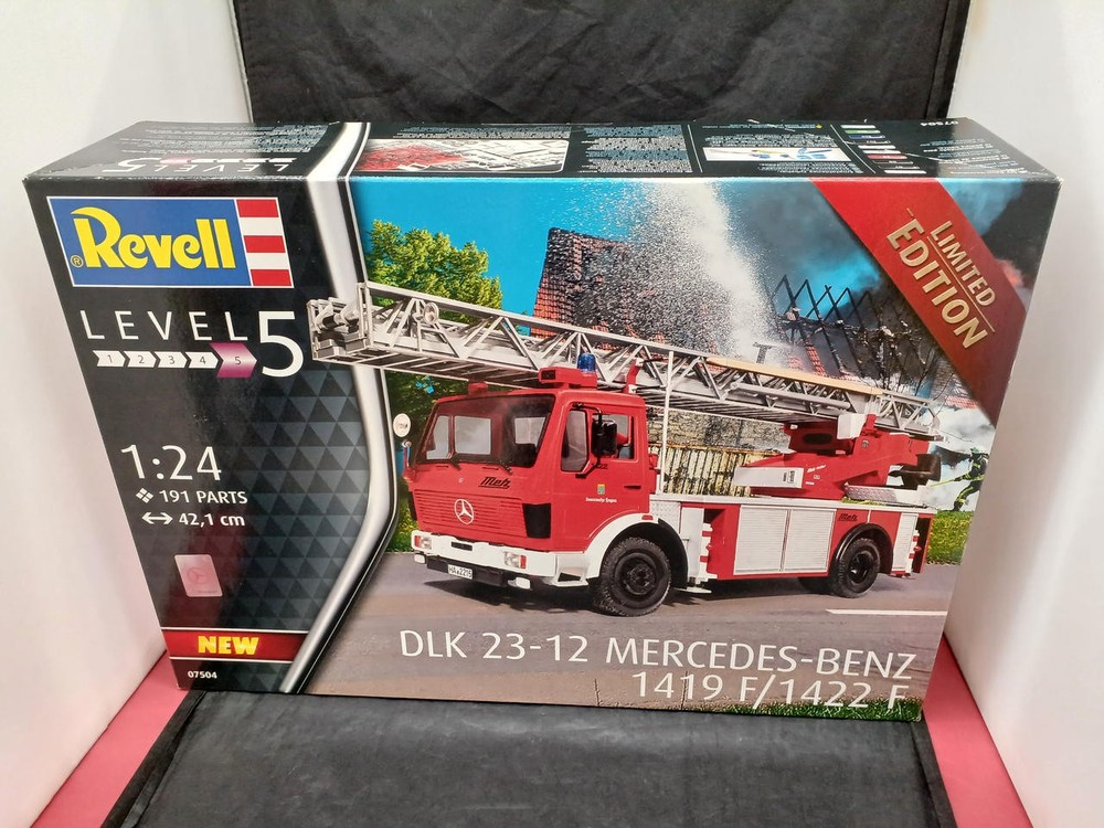 REVELL DLK23 12 MERCEDES BENZ Car Truck Collectables 17+