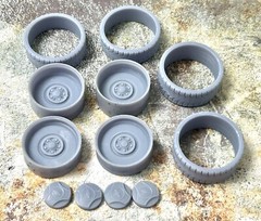 1/24 Scale: 24-Inch “Smoothies W/ ‘65 Chevy C10 Caps” Wheels And Tires; Resin