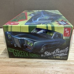 1/25 Scale Model Kit NEW-The Green Hornet Black Beauty by AMT -Skill 2 AMT1271