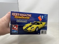 AMT 2005 Ford GT 1:25 Plastic Model Kit Skill 2 Rides Magazine 38480