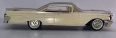 AMT Promo 1959 Pontiac Bonneville HT 1/25 White/Gold Knudsen Award FN-VF+