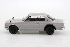 Aoshima 1/32 The Snap Kit Nissan Skyline 2000GT-R Silver 09-A Model Kit 05882