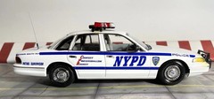 Nicely built 1/25 scale 1997 Ford Crown Victoria NYPD White Blue RMP READ