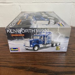Revell Kenworth W900 1:25 Plastic Model Kit Decals Included Truck