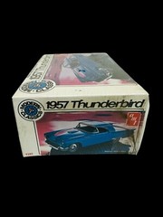 AMT 1957 Ford Thunderbird Modern Classic 1:25 Scale Model Kit T392 NOS Sealed