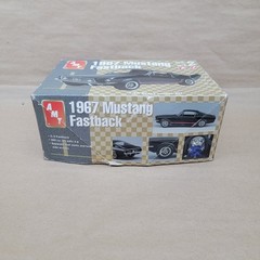 AMT 1967 Ford Mustang Fastback 2005 Model Car Kit 1:25 Scale #31635 Sealed Bag
