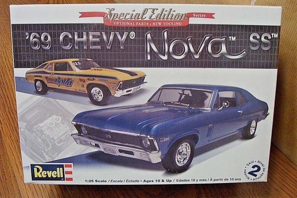 REVELL ’69 CHEVY NOVA SS 2’n 1 MODEL KIT 1/25 SCALE