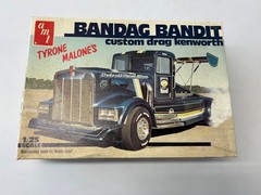 TYRONE MALONE’S BANDAG BANDIT CUSTOM DRAG KENWORTH MODEL KIT #5007- OPEN BOX
