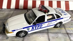 Nicely built 1/25 scale 1997 Ford Crown Victoria NYPD White Blue RMP READ