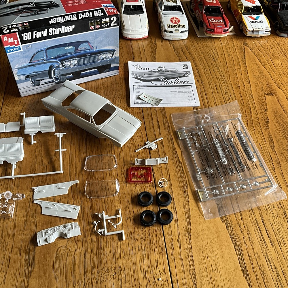 AMT 1960 Ford Starliner Model Car INCOMPLETE For PARTS