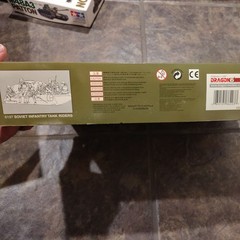 DRAGON 6203 1/35 WW.II T-34/85 UTZ Mod. 1944 w/Tracks Model Kit