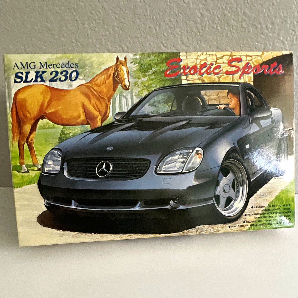 Fujimi 1:24 AMG Mercedes-Benz SLK 230 Plastic Car Model Kit Unassembled #126