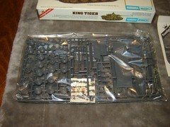 Aurora ESCI 6201 Model kit KING TIGER Box Opened 1/72 Kit Factory Sealed 1977