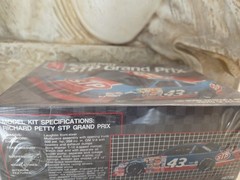 1990 AMT #43 Richard Petty STP Grand Prix 1/25 Scale Model Kit #6728 NEW