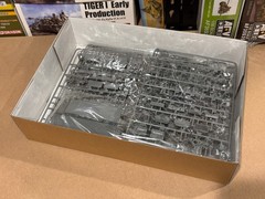 Border Model 1/35 Sd.Kfz.251/1 Ausf D – With Workable Track AND Interior