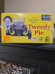 REVELL ED “BIG DADDY” ROTH’S TWEEDY PIE 1/25 MODEL KIT FACTORY SEALED