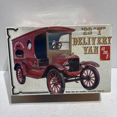 Amt ’23 “T” Delivery Van Retro Deluxe Edition Nestle 1:25 Model Kit Sealed
