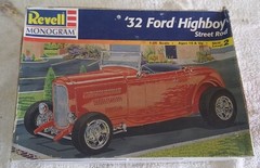 1:25 Revell 87-7625 Awesome 1932 Ford HIGHBOY molded in white plastic 1998
