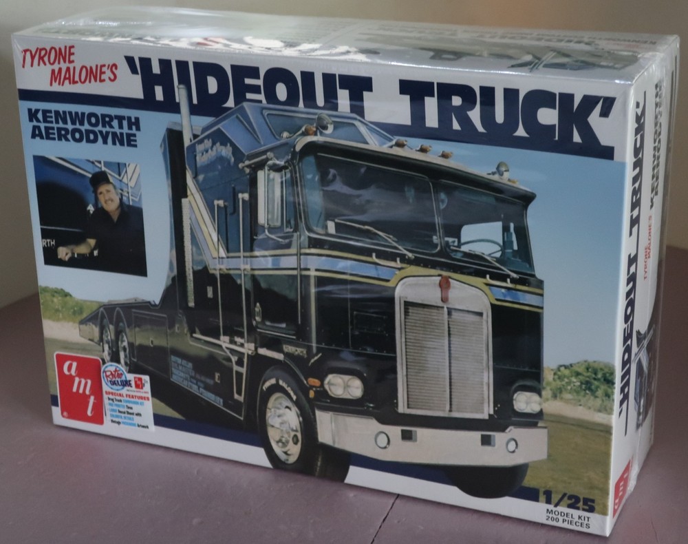AMT New sealed box Kenworth Aerodyne Car Hauler Hideout Model Truck Kit
