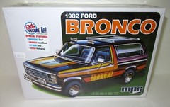 MPC 1/25 1982 Ford Bronco Model Kit (Removable Roof) #MPC991/12 NIB