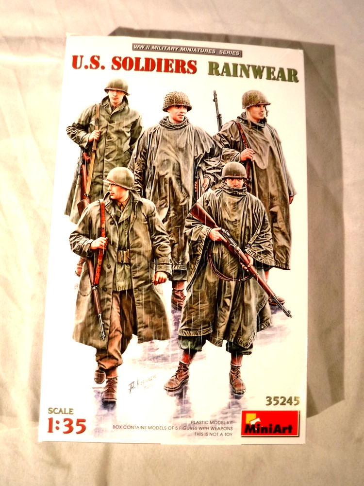 1/35 MiniArt 5 US GIs in Rainwear / Ponchos w/ Weapons & Equipment #35245
