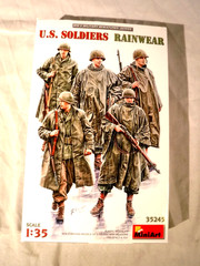 1/35 MiniArt 5 US GIs in Rainwear / Ponchos w/ Weapons & Equipment #35245