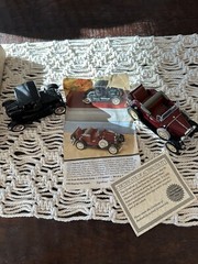 Signatures Scale Model Vintage Luxury Fords Car Set -1:32 Scale Models- Set Of 2