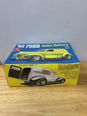 Vtg AMT 40 Ford Sedan Delivery Street Rods 1/25 T149 1974 Model Kit Pre-owned