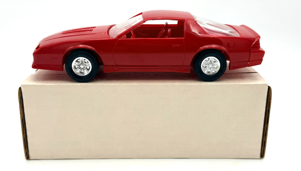 AMT ERTL Dealer Promo – Bright Red 1989 Camaro IROC-Z – 1:25 Scale #6061