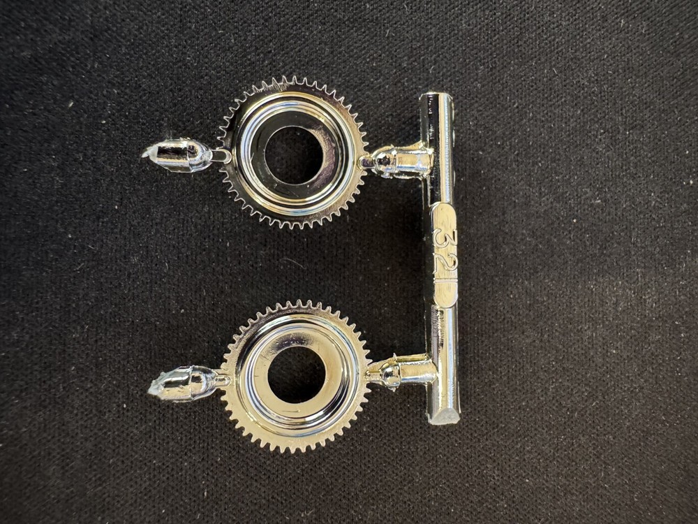 AMT/ERTL 31224 Silhouette Show Car Parts Kit Bash Chrome Brake Drums #321