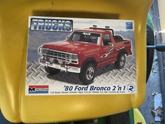 Monogram Trucks 1980 ’80 Ford Bronco Model Kit NEW FACTORY SEALED 2010 Revell