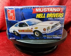Ford Mustang Hell Drivers Thrill Show Car 1/25 AMT #1475 **NEW**