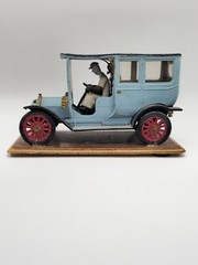 Revell Highway Pioneers Series 2- 1910 Cadillac Limousine Assembled Model w/base
