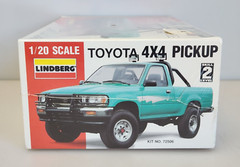 Lindberg Toyota 4X4 Pickup Big 1/20 Scale Truck Model Kit 72506, New Sealed