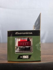 M2 Machines 1965 Ford Econoline Truck Diecast Model 1:64 Scale