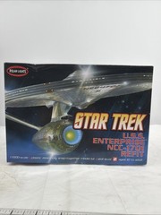 Polar Lights 1:1000 Scale Model Kit ICONIC Star Trek: U.S.S Enterprise NCC-1701