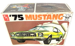 VINTAGE 1975 FORD MUSTANG II MACH 1 FASTBACK AMT 1/25 SCALE MODEL KIT NEW OPENED