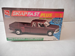 AMT Snap Fast Plus 1996 Chevrolet C3500 Dooley #8767 Model Kit 1/25 NOS