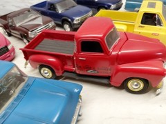 Model Junkyard/parts Plastic Truck Lot Of 9 Ford,chevy,,dodge Pickups