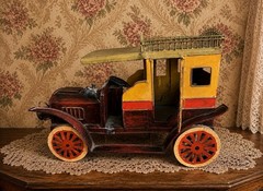 Vintage Large Tin Ford Model T Car Toy/Display 9″ Tx13.5″ L x 6.5″ W Collectible