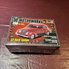 Motorworks By Revell 1937 Ford Sedan 1:24 Scaled Model Kit Sealed In Plastic