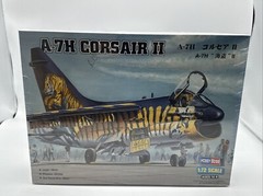 Brand New Sealed Hobbyboss 87206 1/72 A-7H Corsair II Model Kit