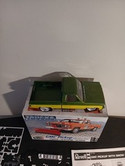 REVELL GMC PICKUP TRUCK CUSTOM TWO TONE PAINT JOB NEEDS TO BE FINISHED 85-7222