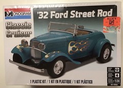 Monogram Classic Cruiser Series ‘32 Ford Street Rod 1:24 Model Kit – NEW SEALED