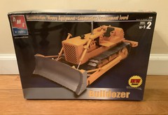 AMT 31769 CONSTRUCTION CATERPILLAR D8H BULLDOZER 1/25 Model Car Mountain SEALED