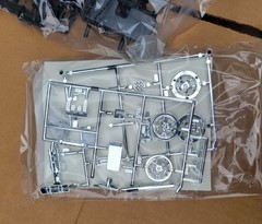 Polar Lights 2005 Ford GT Pre Painted Open Box All Parts Sea1ed 1:25 Kit 53026