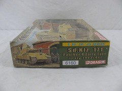 Dragon 1/35 German Sd.Kfz.171 Panther A Early Type Tank Model Kit #6160 Read!