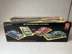 AMT 1960 Valiant 4 Door 1/25 Model Kit Original #9060 139 & Box BUILT RARE