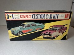 AMT 1960 Valiant 4 Door 1/25 Model Kit Original #9060 139 & Box BUILT RARE
