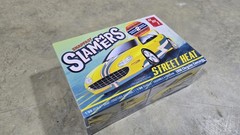 AMT Snapfast Slammers 1998 Chrysler Concorde Street Heat Model Car Kit 1:25 New